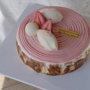*New Mother's Day LIMITED Strawberry Basque Cheesecake